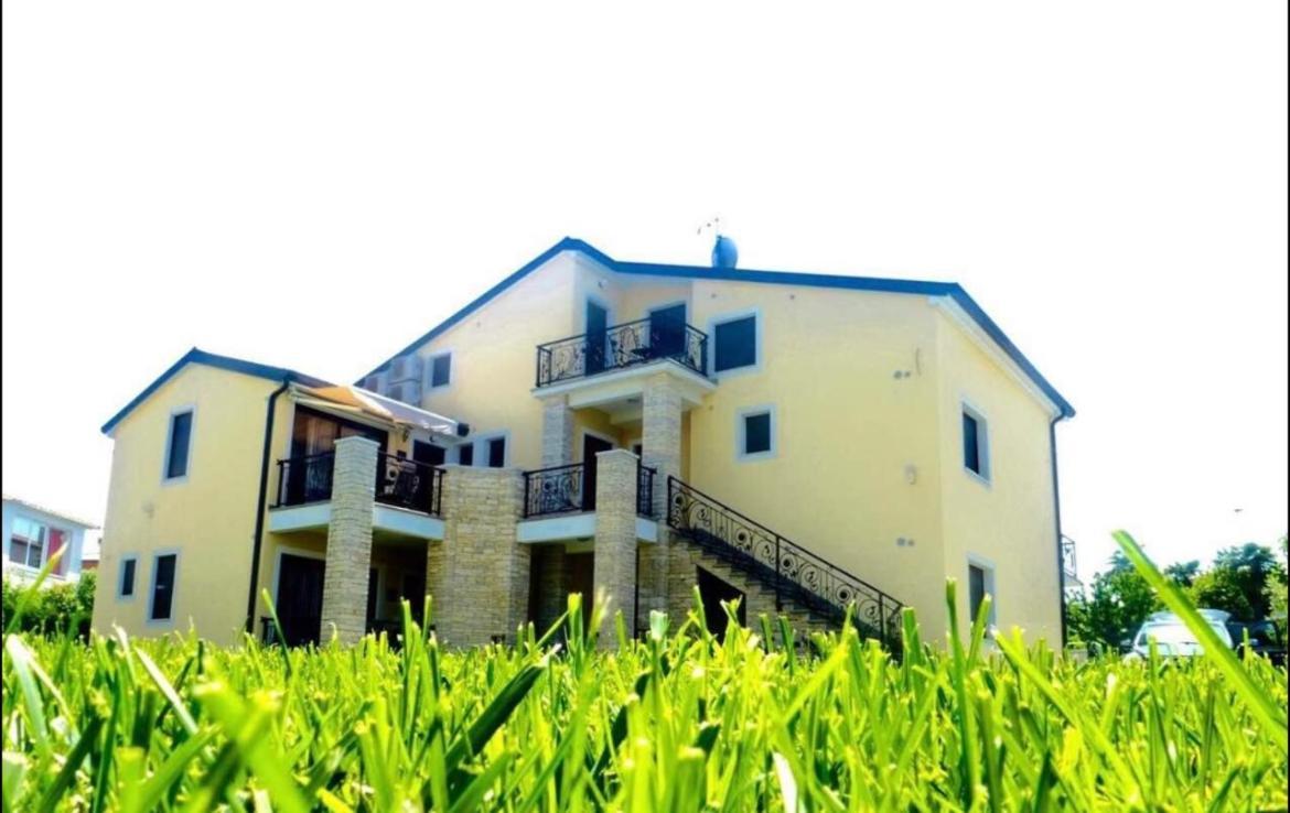 Apartment App 7 Aida